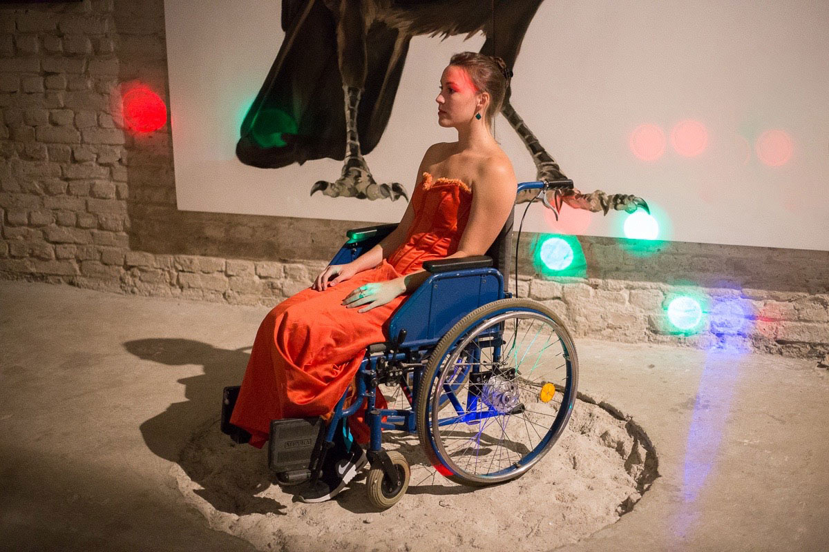 FO YOU Marienburg Finissage InstallationsPerformance dancevertise Berlin 2016