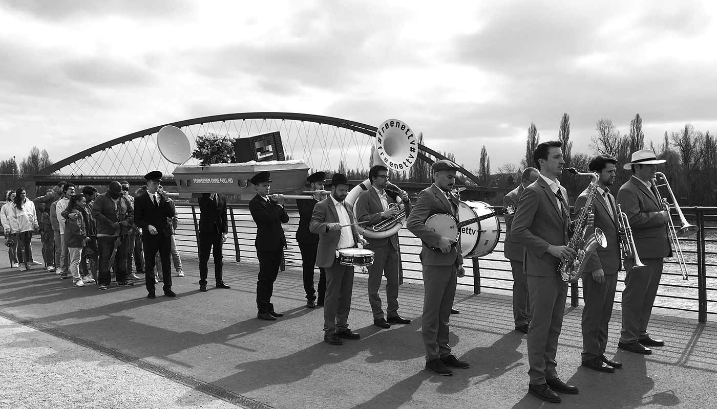 dancevertise Guerilla-Aktion All-About-Abmbient freenet-TV Frankfurt_Main