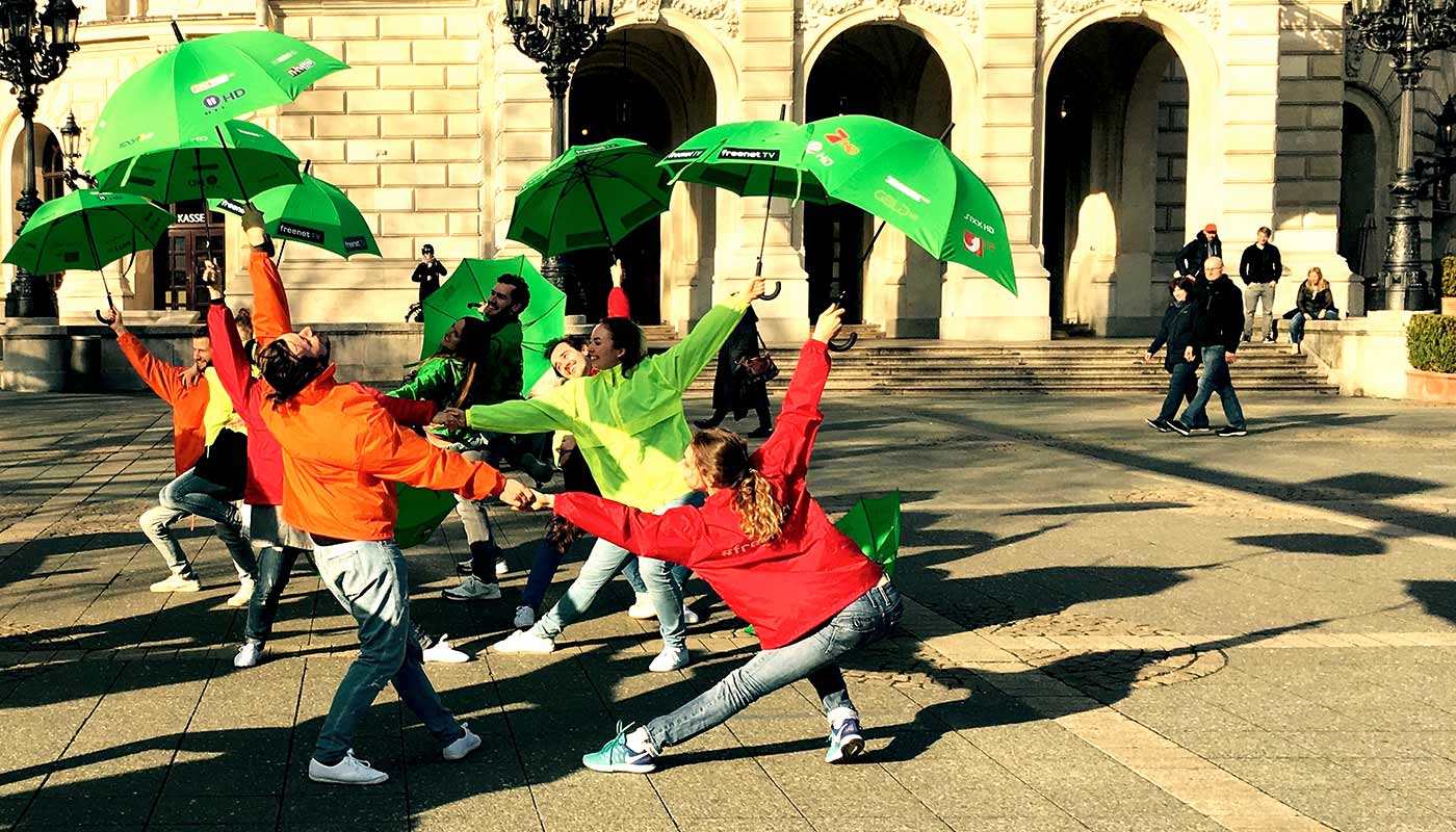 dancevertise Guerilla-Aktion All-About-Abmbient freenet-TV Frankfurt-Alte-Oper