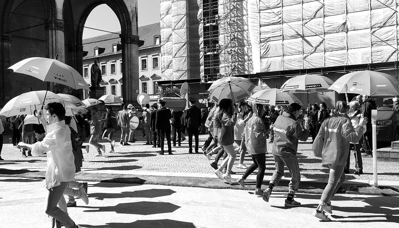dancevertise Guerilla-Aktion All-About-Abmbient freenet-TV München